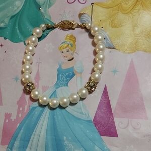 Pearl Bead Bracelet with Gold Accent